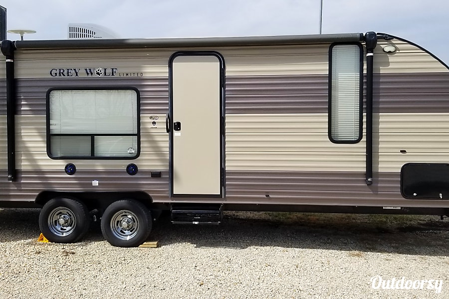 2018 Forest River Cherokee Grey Wolf Trailer Rental In