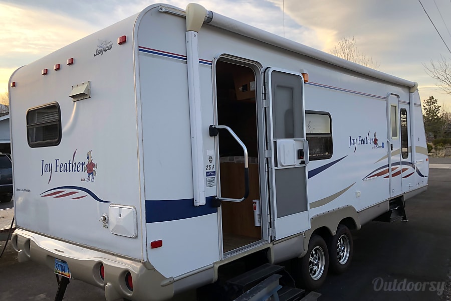 2008 Jayco Jay Feather Trailer Rental in Gardnerville, NV Outdoorsy