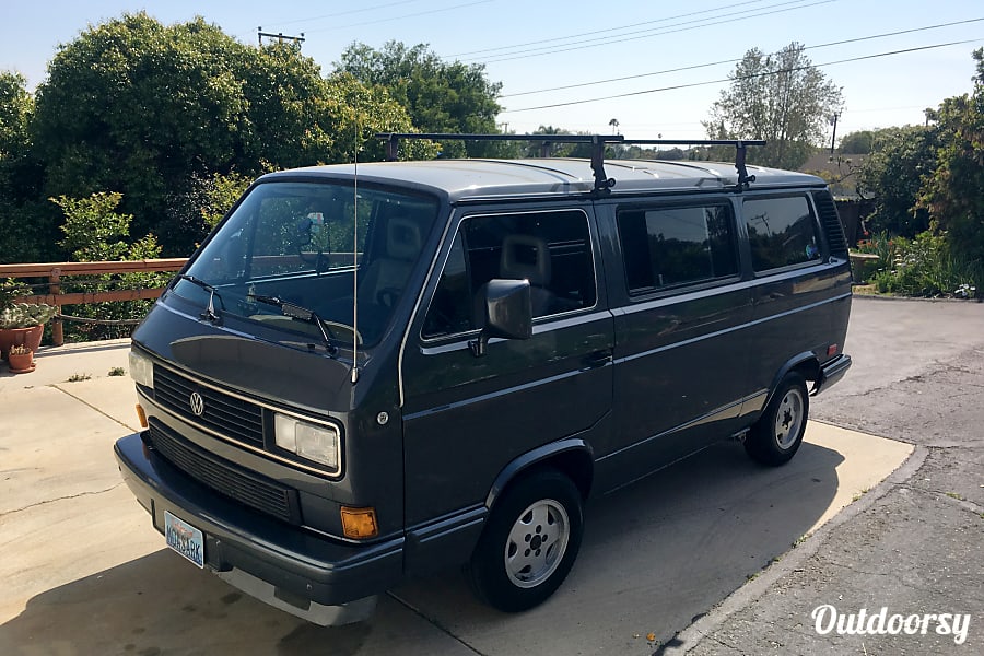 1987 Volkswagen Vanagon Motor Home Camper Van Rental in Ventura, CA