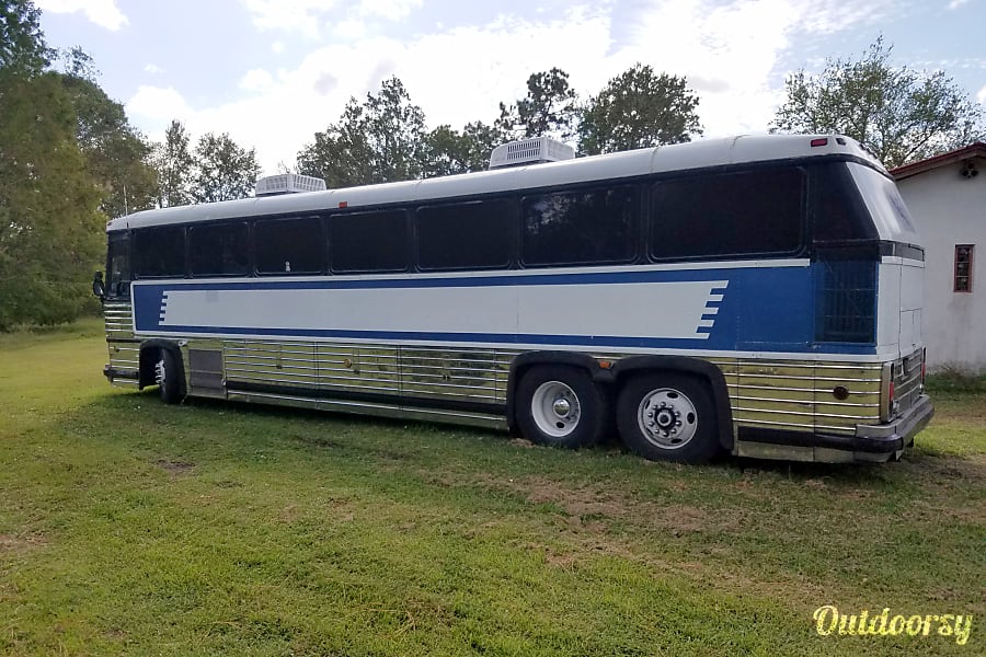 1983 Mci Mc9 Motor Home Class A Rental in Orlando, FL Outdoorsy
