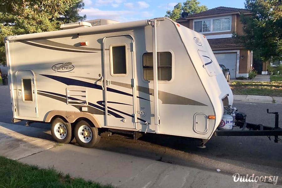 2007 RVision TrailCruiser 19 Trailer Rental in Loomis, CA Outdoorsy