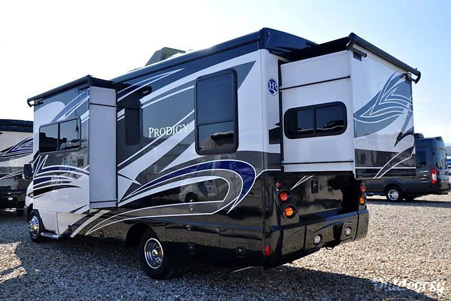 2018 Holiday Rambler Prodigy Motor Home Class C Rental in ...