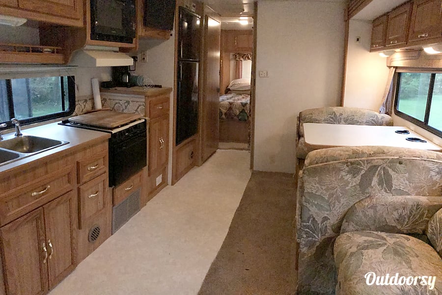2000 Coachmen Leprechaun Motor Home Class C Rental in High Point, NC