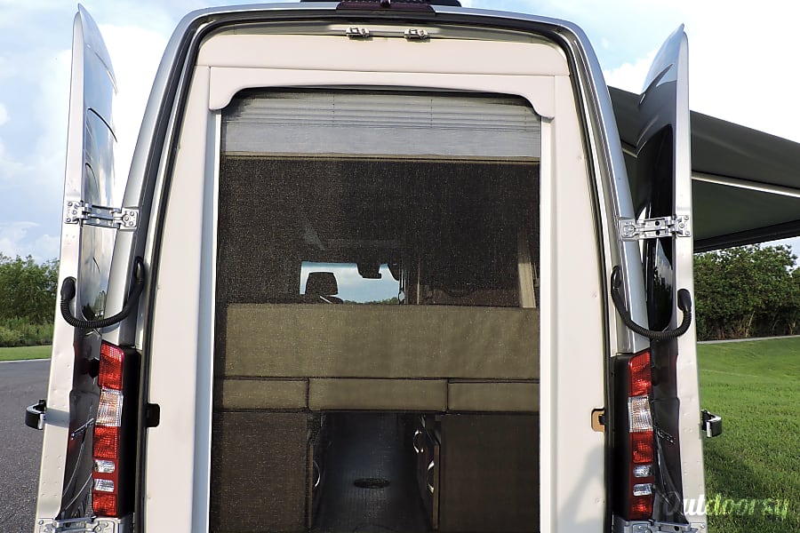 2018 Coachmen Galleria Motor Home Class B Rental In