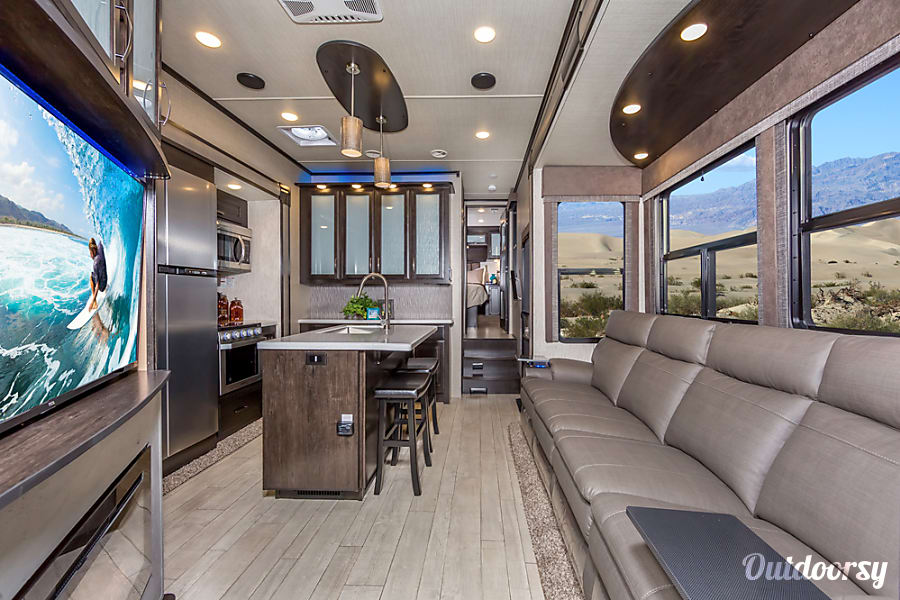 2018 Grand Design Momentum Fifth Wheel Rental in Henderson, NV Outdoorsy