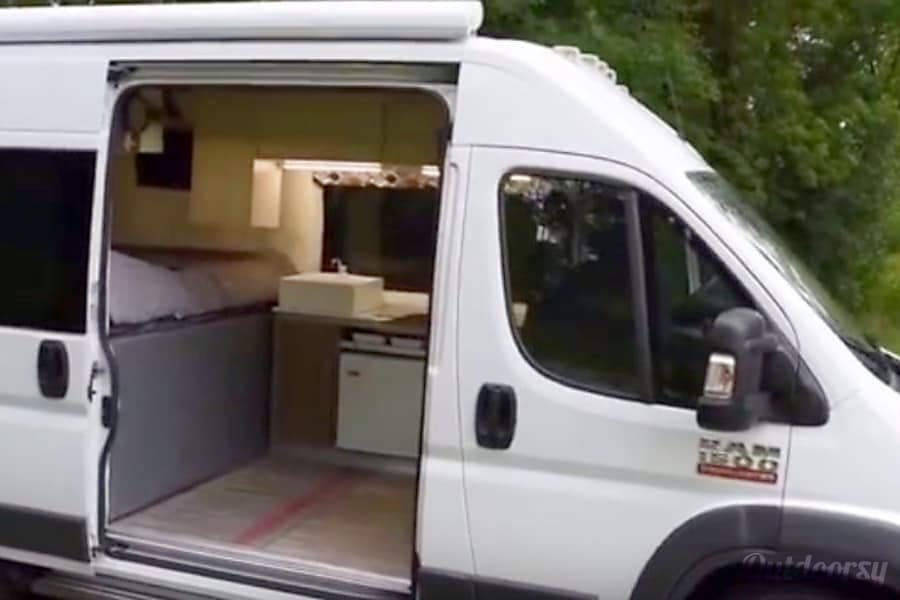 2000 Dodge Sprinter Van Motor Home Camper Van Rental In Long Beach