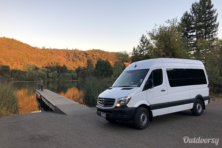 2017 Mercedes Benz Sprinter Motor Home Camper Van Rental