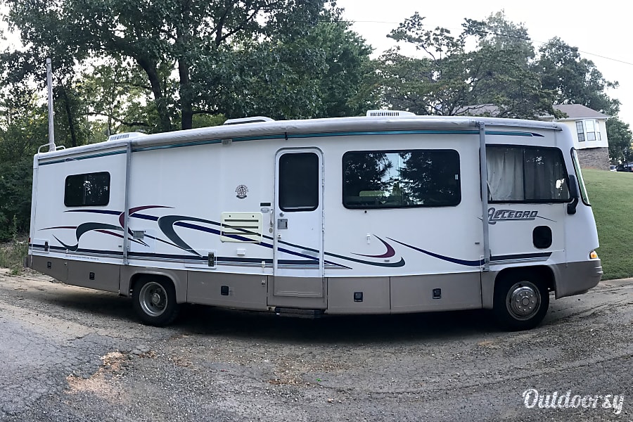 1999 Tiffin Motorhomes Allegro Motor Home Class A Rental in Leeds, AL