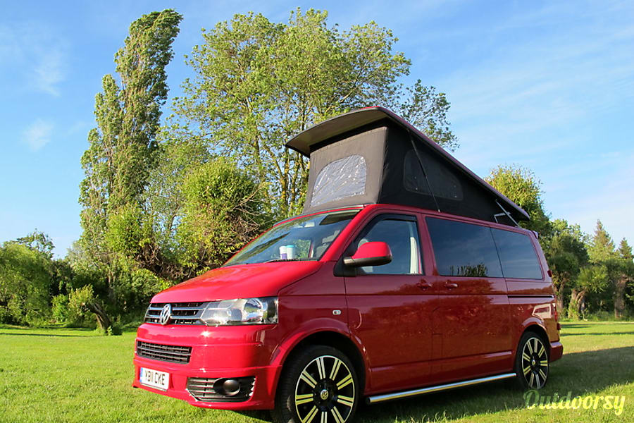 campervan rentals in London - Red VW T5 - Santiago