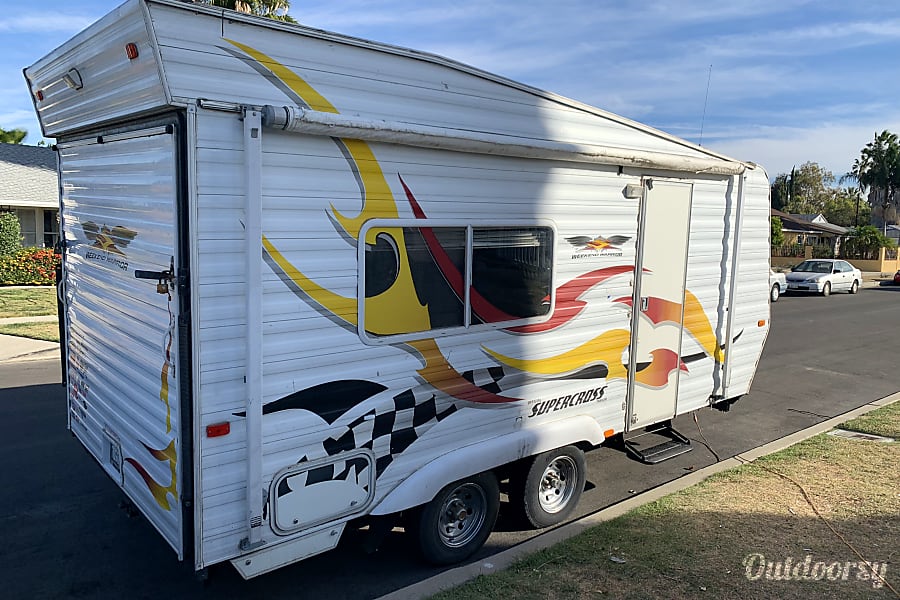 2006 Weekend Warrior Supercross Motor Home Toy Hauler Rental in Los