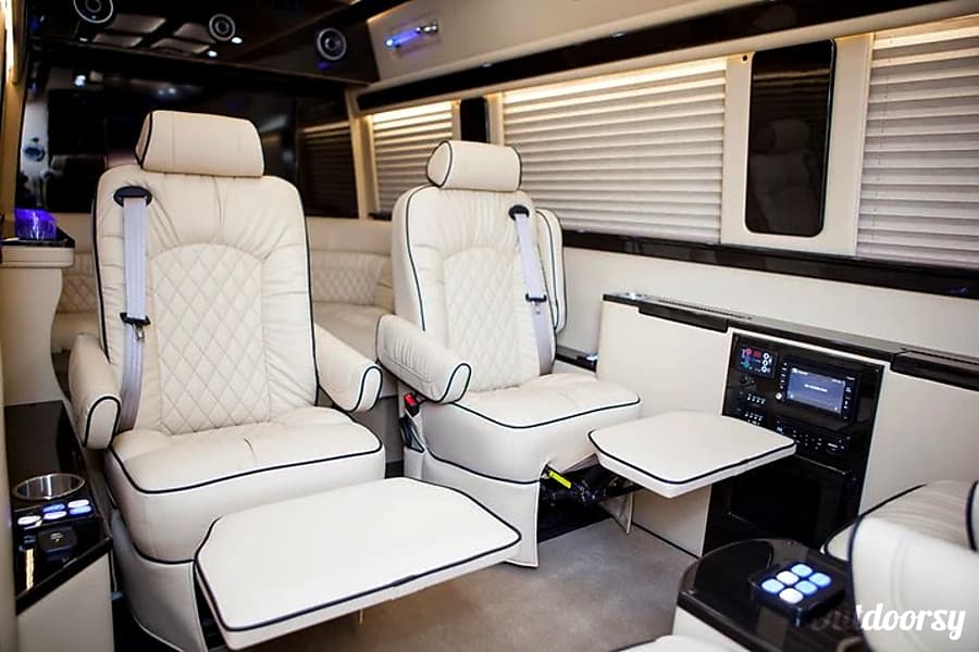 2019 Midwest Automotive Designs Ultimate Toys Limo Motor
