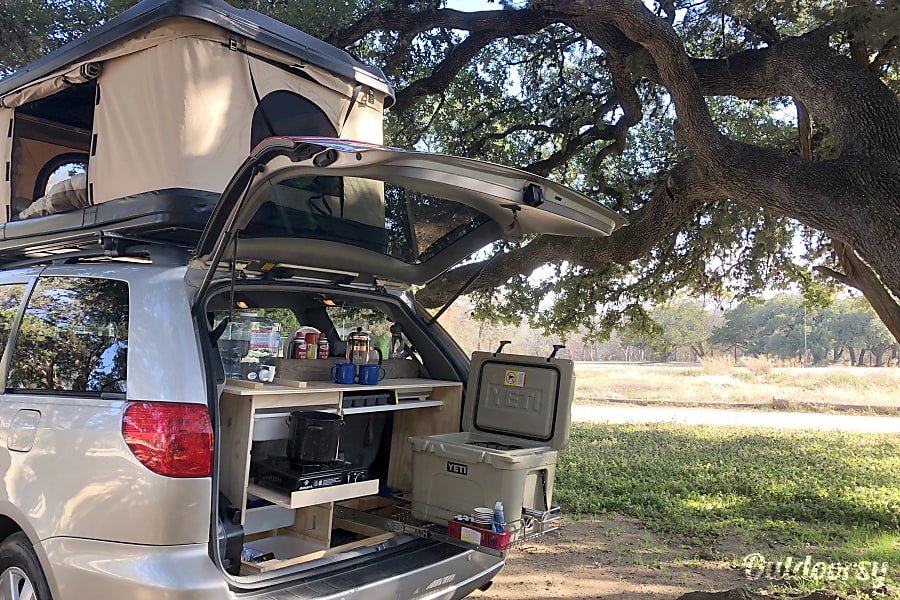 2008 Toyota sienna Motor Home Camper Van Rental in Austin