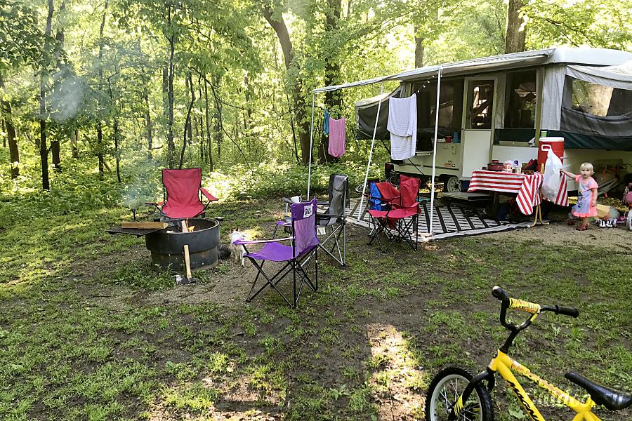 2002 Coleman Grand Tour Sun Valley Trailer Rental in Richfield, MN