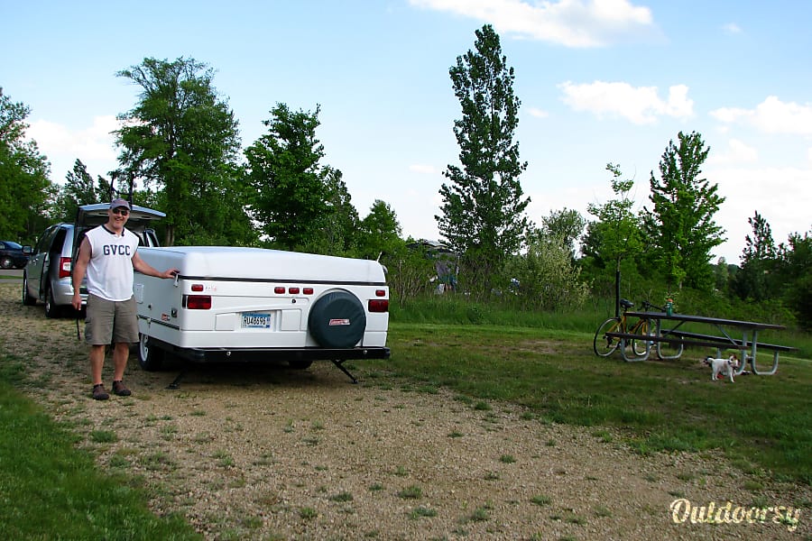 2002 Coleman Grand Tour Sun Valley Trailer Rental in Richfield, MN