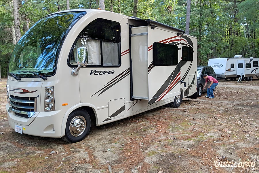 2015 Thor Motor Coach Vegas Motor Home Class A Rental in Air