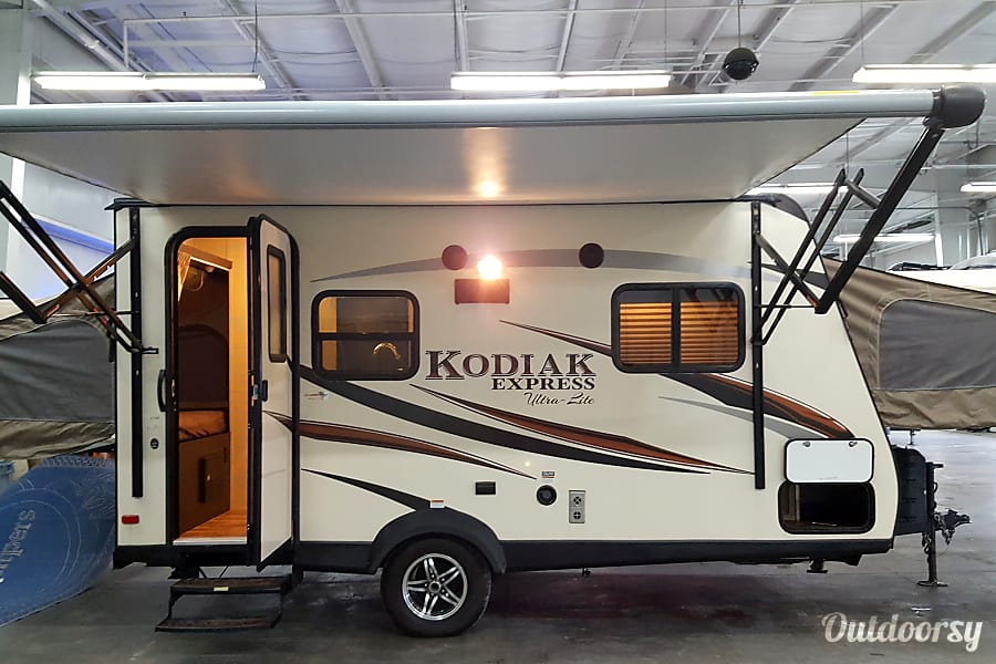2015 Dutchmen Kodiak Express Ultra lite Trailer Rental in Sun Prairie, WI Outdoorsy