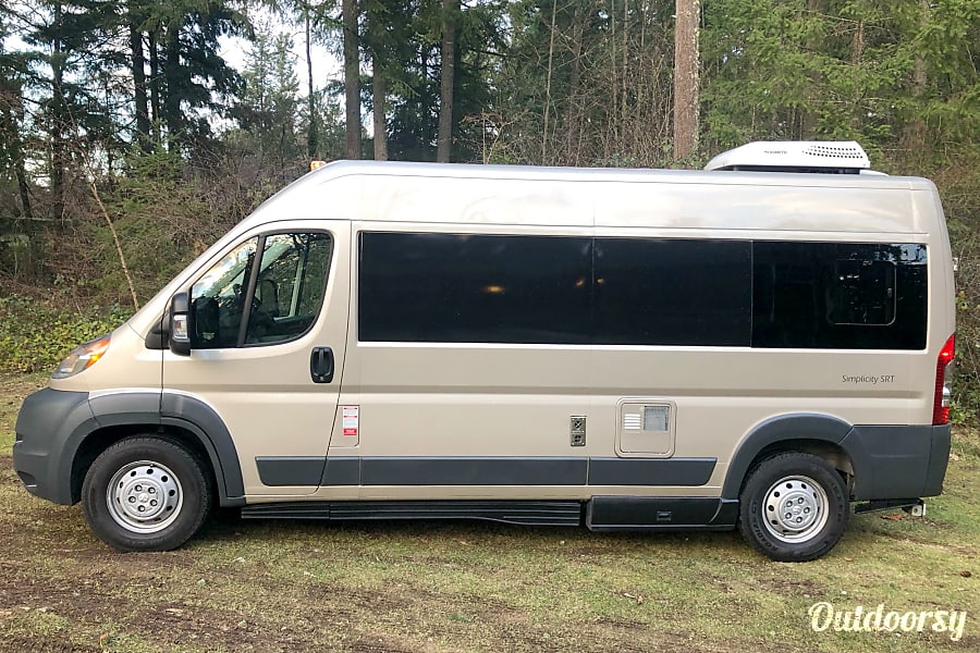 2019 Roadtrek Simplicity SRT Motor Home Class B Rental in Auburn, WA