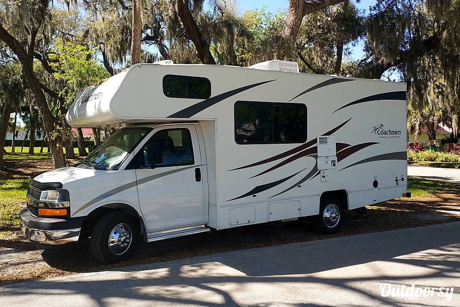 2008 Coachmen Freelander Motor Home Class C Al In Largo Fl Exterior 2008 Coachmen Freelander 23 Ft Like New 2 Queen Beds Airport