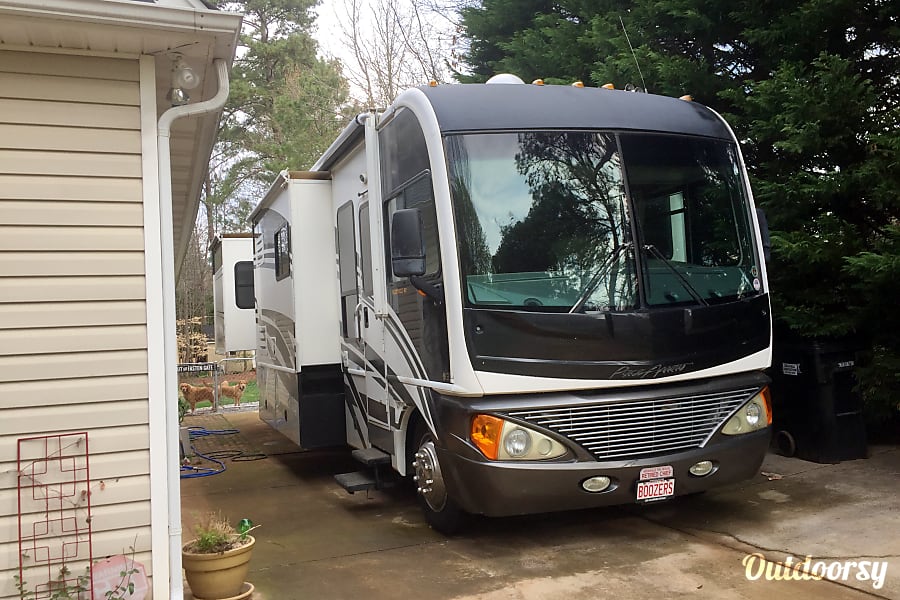 2004 Fleetwood Pace Arrow Motor Home Class A Rental in ...