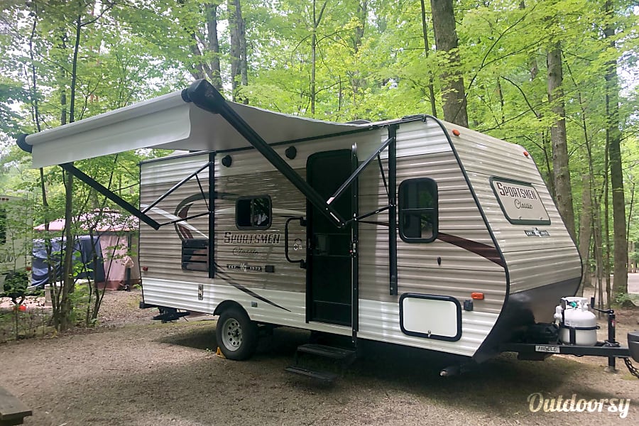 2018 K Z Manufacturing Sportsman Classic Trailer Rental In