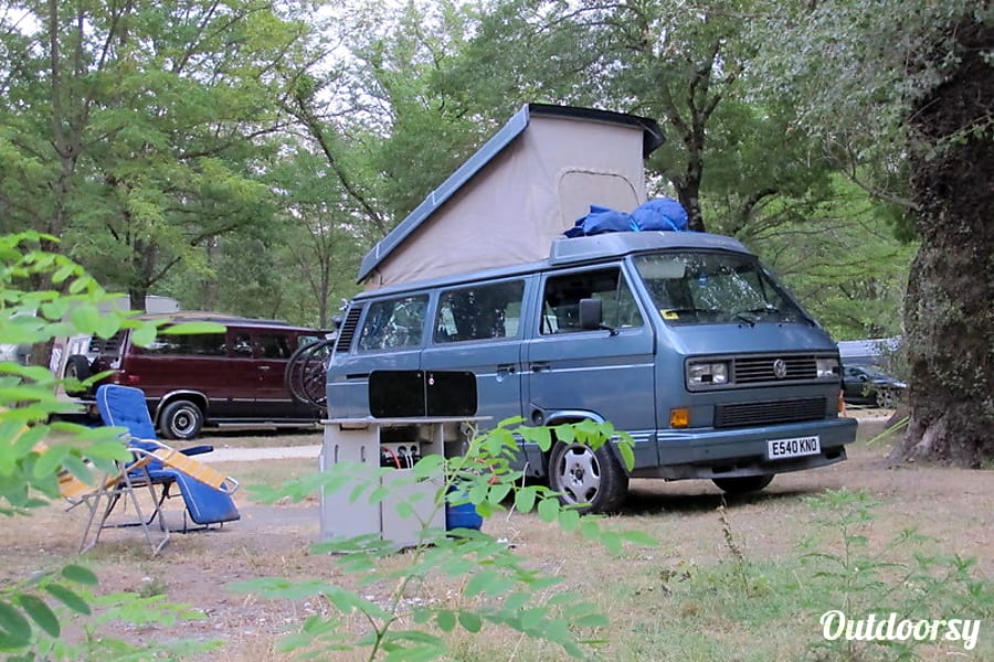 campervan rentals in London - Lenny the VW T25