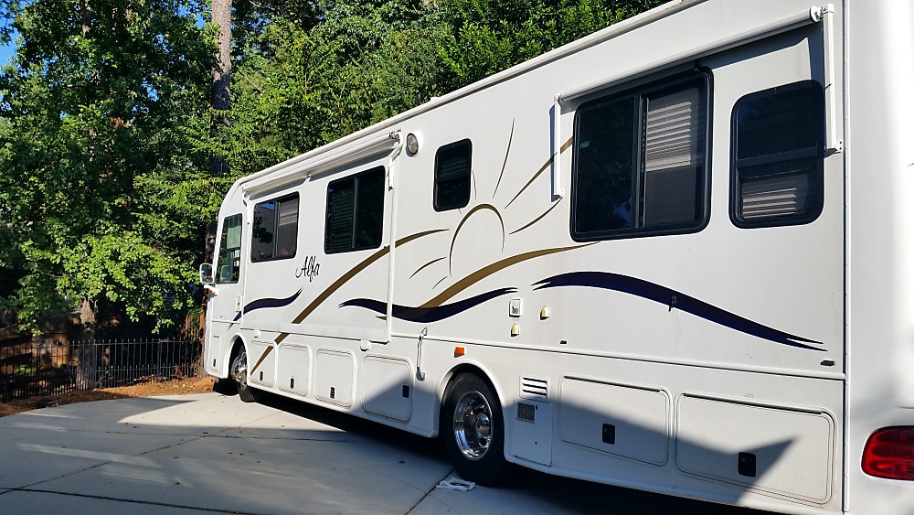 Photos 40ft Luxury Diesel Pusher RVSleeps 6 Outdoorsy