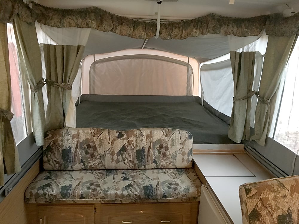 2004 fleetwood coleman bayside elite