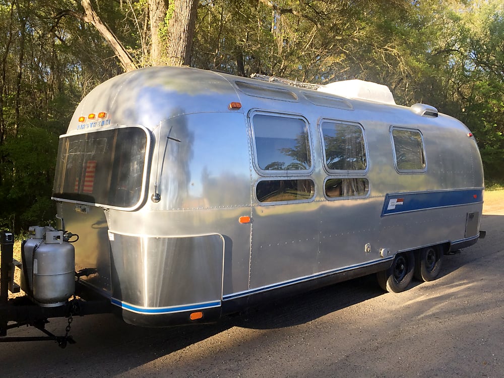 1970 airstream sovereign land yacht international