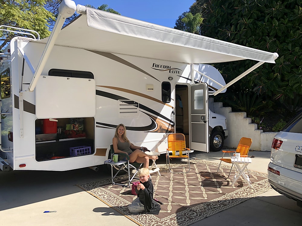 Photos Tampa Fl 2015 Thor Motor Coach Freedom Elite Outdoorsy