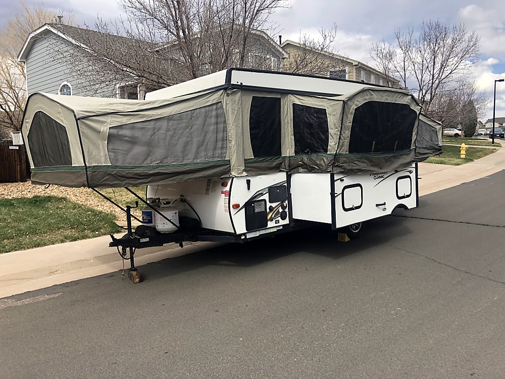 light travel trailer sleeps 4