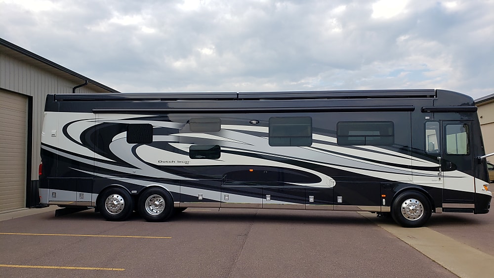 Photos 2016 Newmar Dutch Star 4313 Bunk Model Outdoorsy