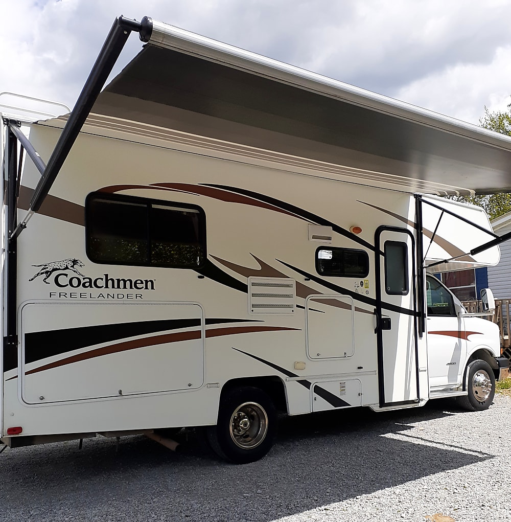 Photos Ramblin' Man 24 foot Class C Motorhome Outdoorsy