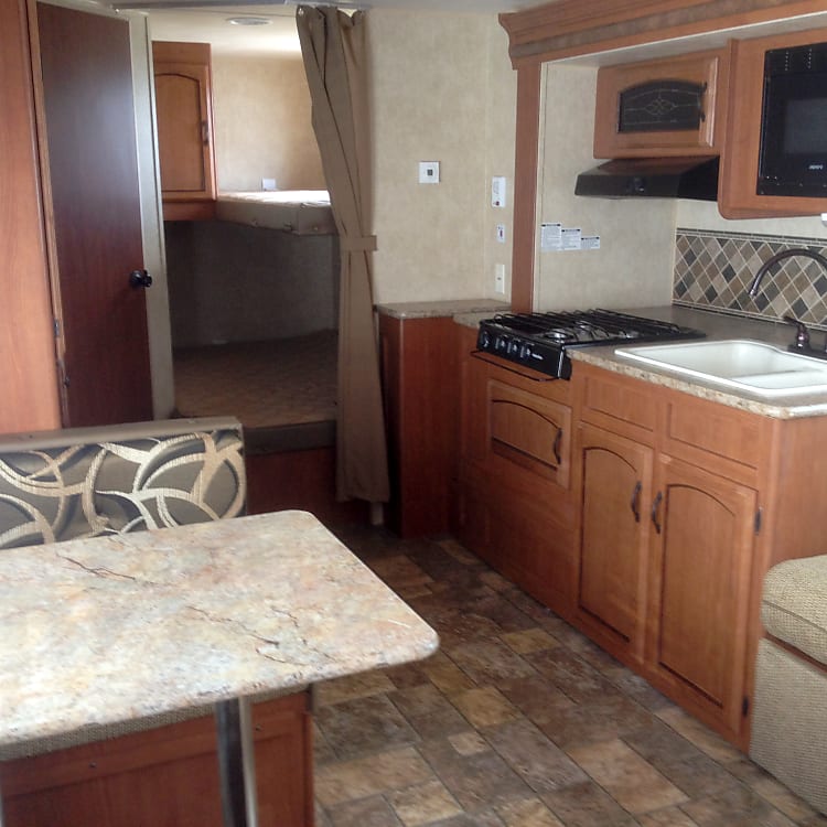 2013 Wildwood 2h1bhxl Other Trailer Rental In Shelbyville Ky