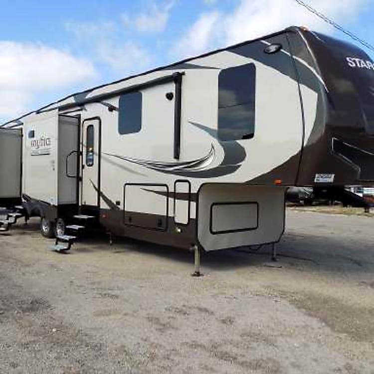2016 Starcraft Solstice Fifth Wheel Rental In Highland Il Outdoorsy