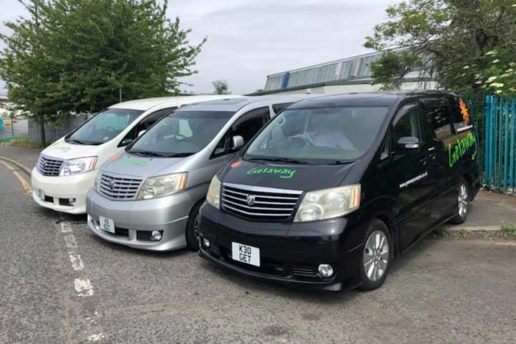 Toyota Alphard - Image 1