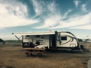 2016 Radiance 28BHIK Travel Trailer for rent in Sacramento California