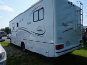 2004 30MH29G  by Bigfoot for rent in J1X 5Z3