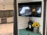 1999 Alumascape  by Holiday Rambler for rent in 97146