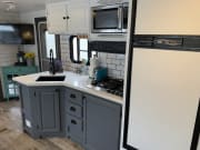 1999 Holiday Rambler Alumascape Travel Trailer for rent in Warrenton Oregon