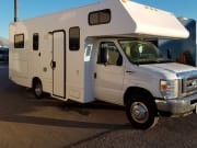 2015 Thor Motor Coach Four Winds Majestic available for rent in Denver Colorado