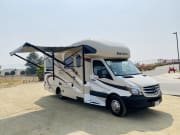 2017 Thor Motor Coach Siesta Class C for rent in Brea California