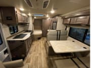 2021 Adventurer Lp Adventurer Class C for rent in Richelieu Quebec