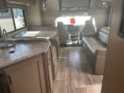 2021 Thor Four Winds available for rent in Grand Prairie Texas