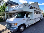 2000 Leprechaun  by Coachmen for rent in 59714