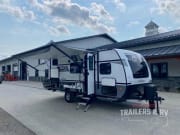 2022 Apex  by Coachmen for rent in 15227