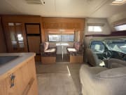 2004 Ford Chateau Sport Class C for rent in Reno Nevada