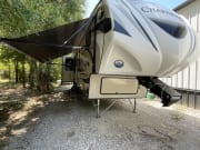 2017 Forest River Coachmen Chaparral Fifth Wheel for rent in Decatur Texas