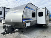 2020 Coachmen Catalina Legacy Edition available for rent in MARDELA SPGS Maryland