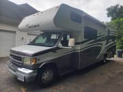 2003 Santara  by Coachmen for rent in 22406