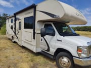 2017 Thor Chateau Class C for rent in Krum Texas